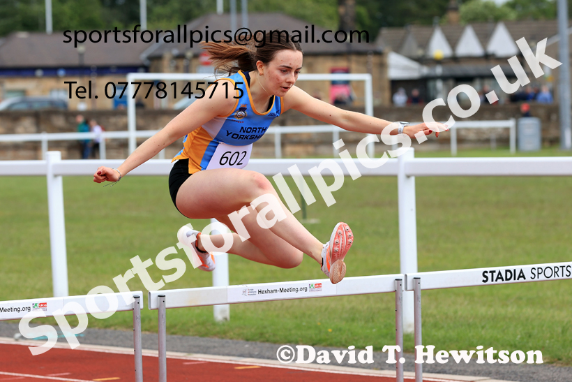 Hurdles, 2026 Northern Schools Inter Counties, Wentworth, Hexham. Photo: David T. Hewitson/Sports for All Pics